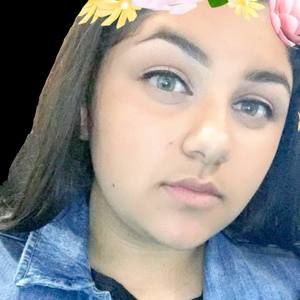 Meet your Posher, Monica